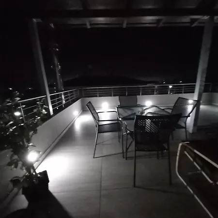 Elegant View - - 3bd Apartment *