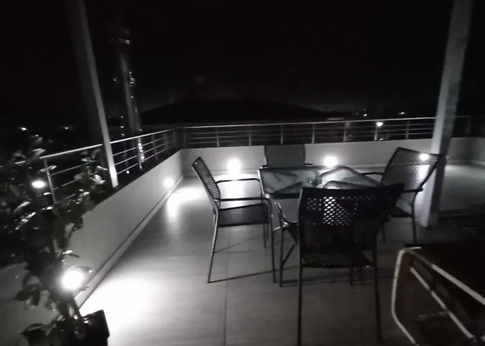 Elegant View - - 3bd Apartment *