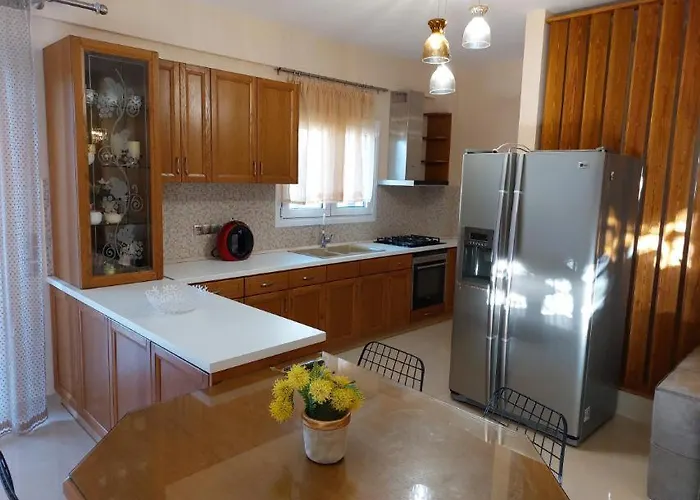 Elegant View - - 3bd Apartment